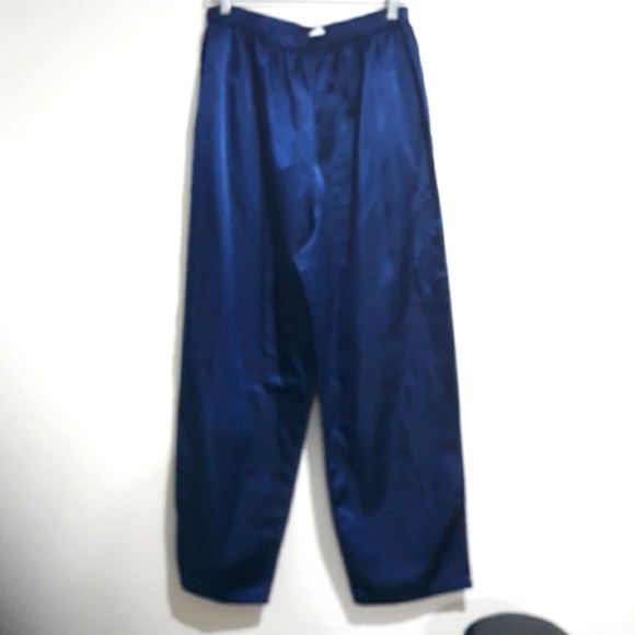 Delicates Pajamas Set of Two Pieces Printed Blue Button Down Size Large… - Picture 3 of 6